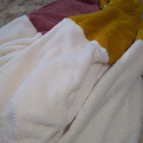 FINAL SALE 🆕🌿FUZZY PULL OVER SWEATERS🌿 - Picture 6 of 11